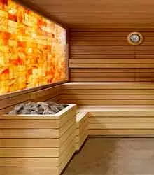 Pared de sal en sauna