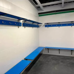 Bancos y percheros para vestuarios