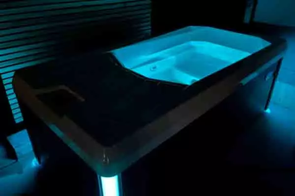 ¿CÓMO FUNCIONA UNA SAUNA SECA O FINLANDESA? 8 banera de agua fria chill tub