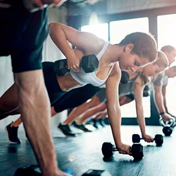 Ejercicio con mancuernas hexagonales