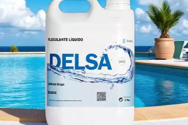 SOLUCIONES EFECTIVAS A LOS PROBLEMAS DE TU PISCINA 1 Floculante para eliminar el agua turbia de la piscina