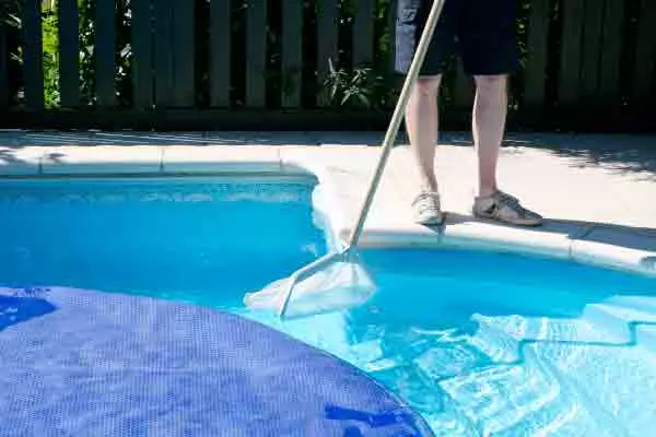 CÓMO TRATAR LA PISCINA DESPUÉS DE UNA TORMENTA 4 mantenimiento de piscina