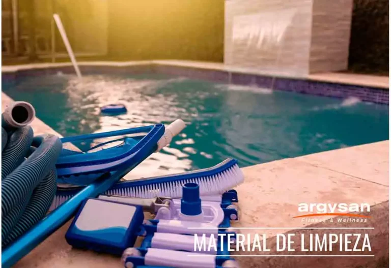 Catálogo de material de limpieza para piscinas